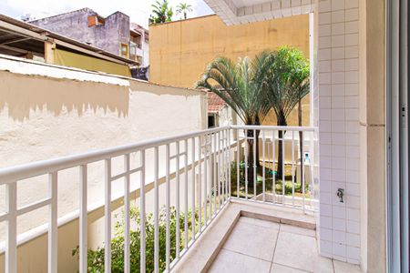 Apartamento para alugar com 65m², 2 quartos e 1 vaga Apartamento para alugar com 65m², 2 quartos e 1 vagaVaranda