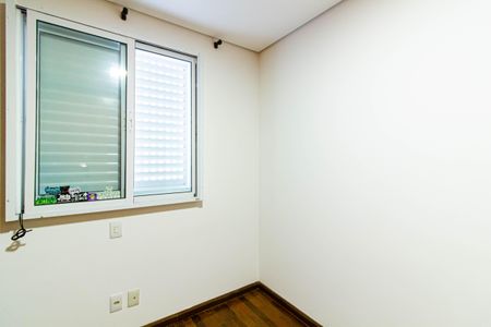 Apartamento para alugar com 65m², 2 quartos e 1 vaga Apartamento para alugar com 65m², 2 quartos e 1 vagaQuarto