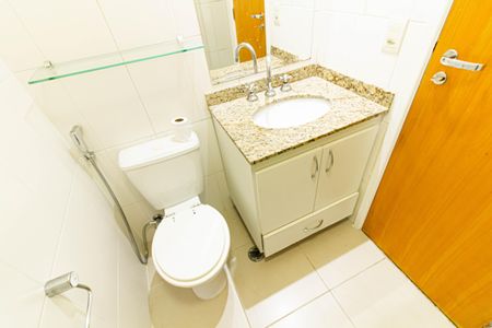 Apartamento para alugar com 65m², 2 quartos e 1 vaga Apartamento para alugar com 65m², 2 quartos e 1 vagaBanheiro