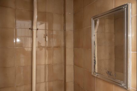 Casa à venda com 180m², 2 quartos e 2 vagasBanheiro de Serviço