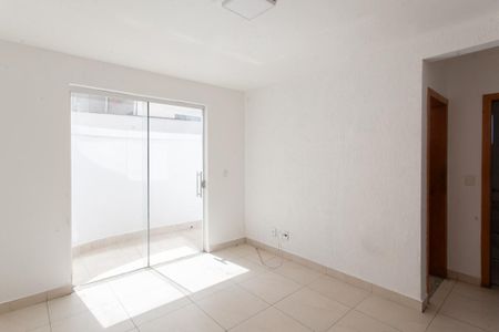 Apartamento à venda com 59m², 2 quartos e 1 vaga Apartamento à venda com 59m², 2 quartos e 1 vagaSala