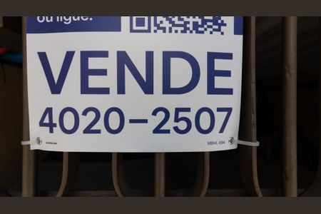 Plaquinha de casa à venda com 6 quartos, 231m² em Parque Boturussu, São Paulo