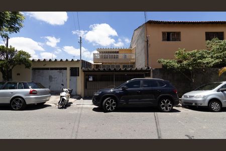 Casa à venda com 231m², 6 quartos e 2 vagasFachada