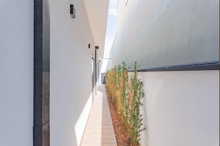 Casa de condomínio à venda com 300m², 3 quartos e 4 vagas Casa de condomínio à venda com 300m², 3 quartos e 4 vagasCorredor