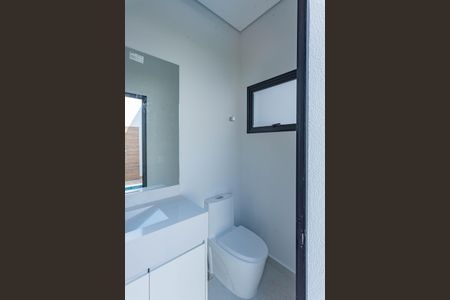 Casa de condomínio à venda com 300m², 3 quartos e 4 vagas Casa de condomínio à venda com 300m², 3 quartos e 4 vagasBanheiro da Piscina