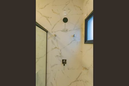 Casa de condomínio à venda com 300m², 3 quartos e 4 vagas Casa de condomínio à venda com 300m², 3 quartos e 4 vagasBanheiro da Suíte 3