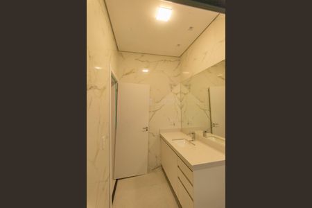 Casa de condomínio à venda com 300m², 3 quartos e 4 vagas Casa de condomínio à venda com 300m², 3 quartos e 4 vagasBanheiro da Suíte 3