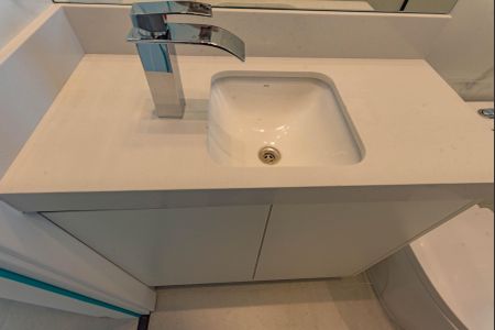 Casa de condomínio à venda com 300m², 3 quartos e 4 vagas Casa de condomínio à venda com 300m², 3 quartos e 4 vagasBanheiro da Suíte 1