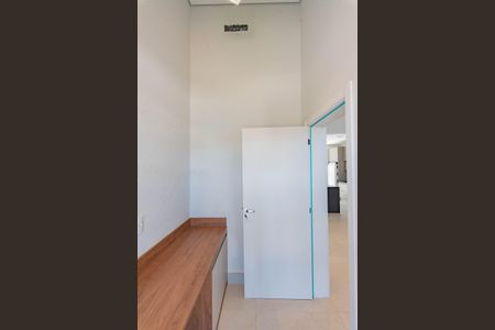 Casa de condomínio à venda com 300m², 3 quartos e 4 vagas Casa de condomínio à venda com 300m², 3 quartos e 4 vagasEscritório