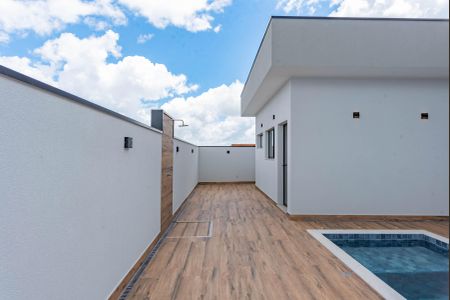 Casa de condomínio à venda com 300m², 3 quartos e 4 vagas Casa de condomínio à venda com 300m², 3 quartos e 4 vagasPiscina