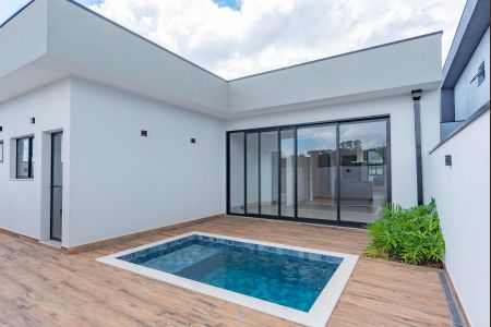 Casa de condomínio à venda com 300m², 3 quartos e 4 vagas Casa de condomínio à venda com 300m², 3 quartos e 4 vagasPiscina