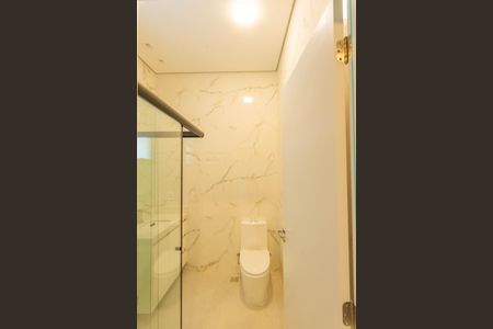 Casa de condomínio à venda com 300m², 3 quartos e 4 vagas Casa de condomínio à venda com 300m², 3 quartos e 4 vagasBanheiro da Suíte 3