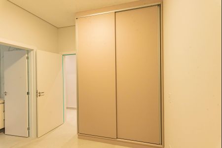 Casa de condomínio à venda com 300m², 3 quartos e 4 vagas Casa de condomínio à venda com 300m², 3 quartos e 4 vagasSuíte 2