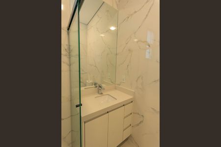 Casa de condomínio à venda com 300m², 3 quartos e 4 vagas Casa de condomínio à venda com 300m², 3 quartos e 4 vagasBanheiro da Suíte 3