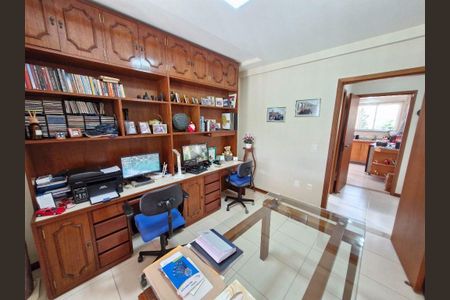 Casa à venda com 4 quartos, 227m² em Sapê, Niterói