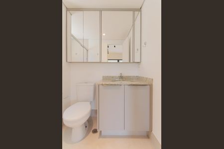 Banheiro de kitnet/studio para alugar com 1 quarto, 40m² em Paraíso, São Paulo