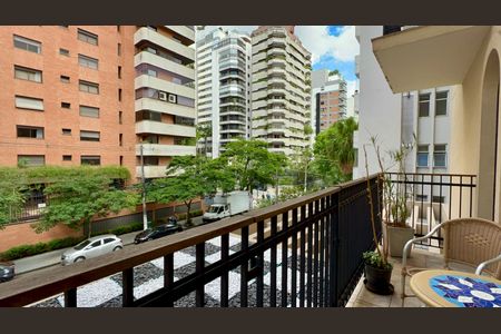 Apartamento à venda com 333m², 4 quartos e 4 vagasVaranda