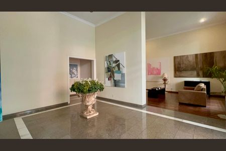 Apartamento à venda com 333m², 4 quartos e 4 vagasHall social