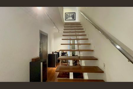 Escada de apartamento à venda com 4 quartos, 333m² em Jardim Paulista, São Paulo