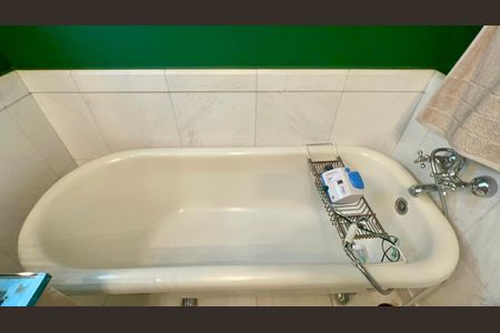 Apartamento à venda com 333m², 4 quartos e 4 vagasBanheiro da Suíte 4