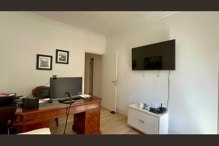 Apartamento à venda com 333m², 4 quartos e 4 vagasSuíte 2