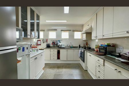 Apartamento à venda com 333m², 4 quartos e 4 vagasCozinha