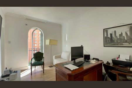 Apartamento à venda com 333m², 4 quartos e 4 vagasSuíte 2