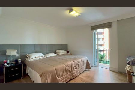 Apartamento à venda com 333m², 4 quartos e 4 vagasSuíte 4