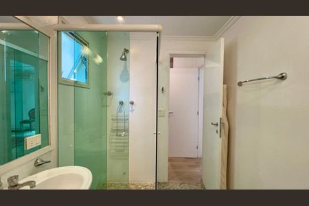 Apartamento à venda com 333m², 4 quartos e 4 vagasBanheiro da Suíte 1