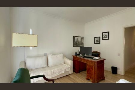 Apartamento à venda com 333m², 4 quartos e 4 vagasSuíte 2