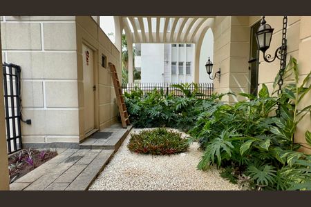 Apartamento à venda com 333m², 4 quartos e 4 vagasEntrada do Prédio 