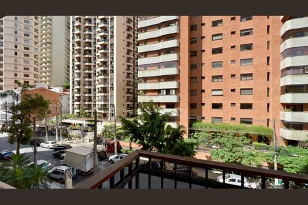 Apartamento à venda com 333m², 4 quartos e 4 vagasSacada da suite 4