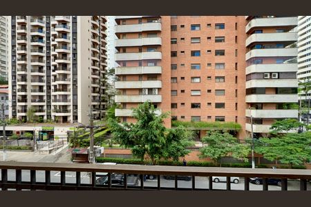 Apartamento à venda com 333m², 4 quartos e 4 vagasSacada da suite 1