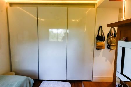 Apartamento à venda com 150m², 3 quartos e 2 vagasSuíte 1 - armários