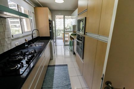 Apartamento à venda com 150m², 3 quartos e 2 vagasCozinha - Armários