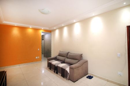 Sala de casa à venda com 3 quartos, 450m² em Irajá, Rio de Janeiro