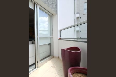 Apartamento para alugar com 144m², 3 quartos e 3 vagas Apartamento para alugar com 144m², 3 quartos e 3 vagasVaranda