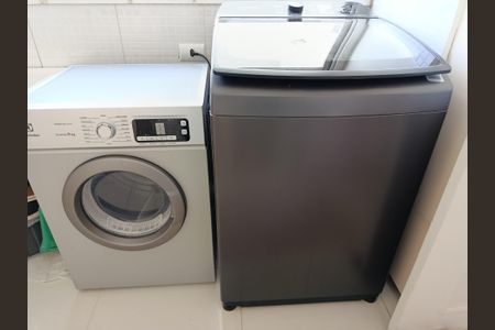 Apartamento para alugar com 144m², 3 quartos e 3 vagas Apartamento para alugar com 144m², 3 quartos e 3 vagasÁrea de Serviço