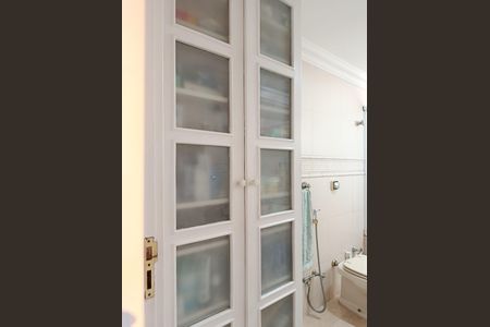 Apartamento para alugar com 144m², 3 quartos e 3 vagas Apartamento para alugar com 144m², 3 quartos e 3 vagasBanheiro da Suíte 1