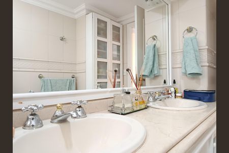 Apartamento para alugar com 144m², 3 quartos e 3 vagas Apartamento para alugar com 144m², 3 quartos e 3 vagasBanheiro da Suíte 1