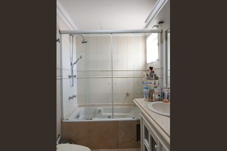 Apartamento para alugar com 144m², 3 quartos e 3 vagas Apartamento para alugar com 144m², 3 quartos e 3 vagasBanheiro da Suíte 1