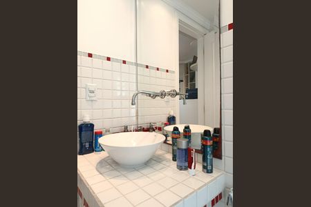 Apartamento para alugar com 144m², 3 quartos e 3 vagas Apartamento para alugar com 144m², 3 quartos e 3 vagasBanheiro da Suíte 2