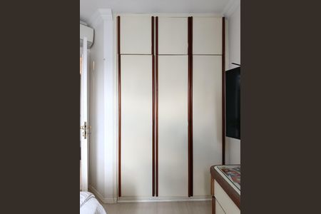 Apartamento para alugar com 144m², 3 quartos e 3 vagas Apartamento para alugar com 144m², 3 quartos e 3 vagasQuarto