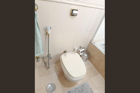 Apartamento para alugar com 144m², 3 quartos e 3 vagas Apartamento para alugar com 144m², 3 quartos e 3 vagasBanheiro da Suíte 1