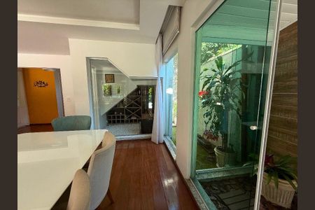 Casa à venda com 4 quartos, 284m² em Sapê, Niterói