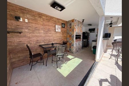 Casa à venda com 4 quartos, 284m² em Sapê, Niterói