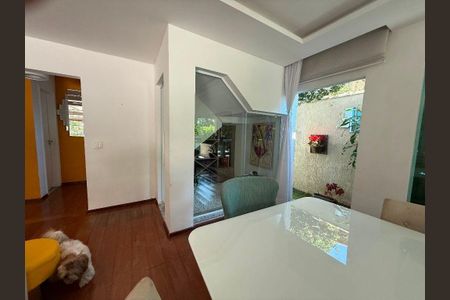 Casa à venda com 4 quartos, 284m² em Sapê, Niterói