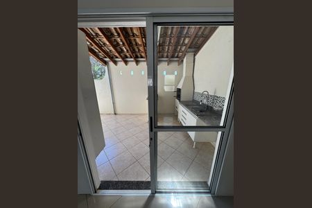 Casa à venda com 90m², 2 quartos e 2 vagas