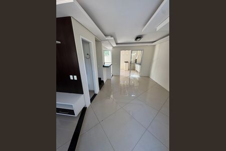 Casa à venda com 90m², 2 quartos e 2 vagas