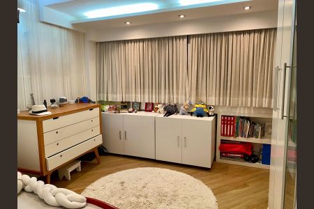 Apartamento à venda com 150m², 3 quartos e 2 vagasQuarto 2